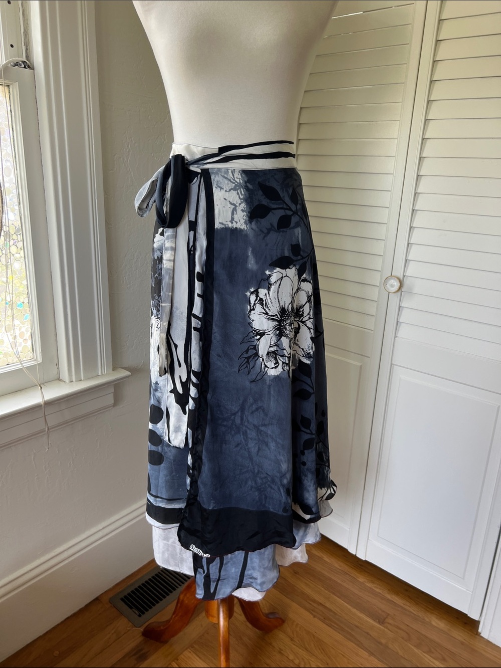 Jovani Designs Hawaii Gray & Black Floral Wrap Skirt